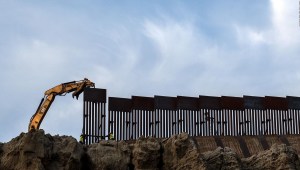 México celebra freno al muro fronterizo