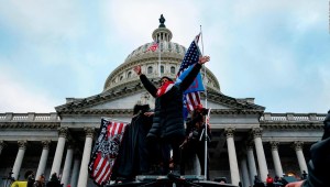 EE.UU.: el Capitolio bajo asedio y la democracia atacada