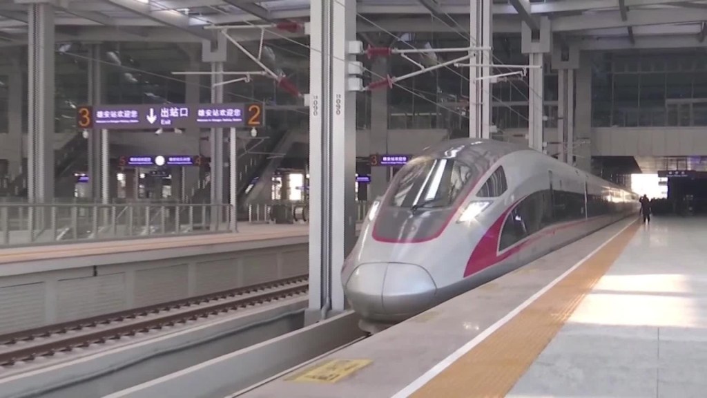 China presenta nuevo tren bala que puede operar a -40°C