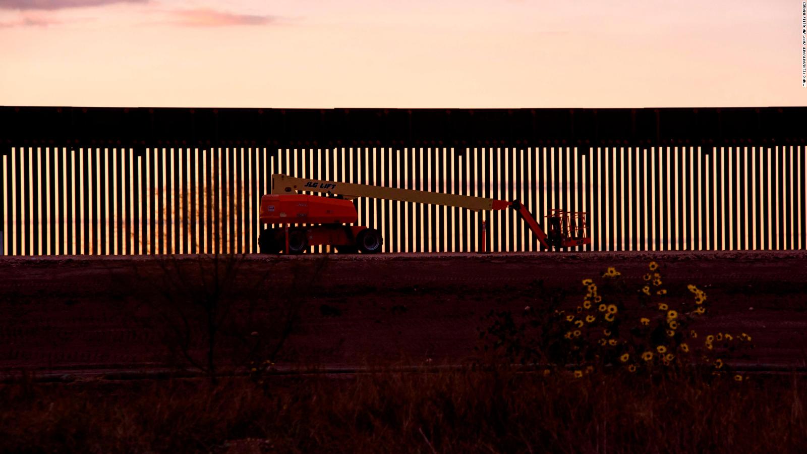 Falls And Deaths Spike At Trauma Center After US-Mexico Border Wall ...