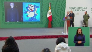 Benito Bodoque llega a la conferencia de López Obrador