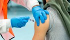 Lanzan iniciativa de "pasaporte" de vacunación anticovid