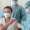 Optimismo por primer día de vacunación en Ecuador