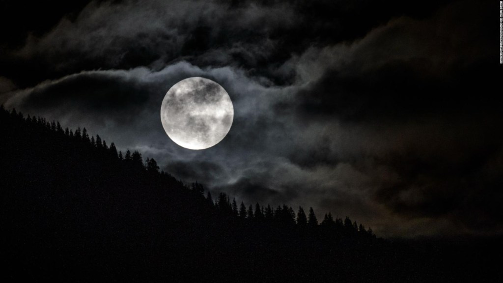 The first full moon of the year: what you need to know