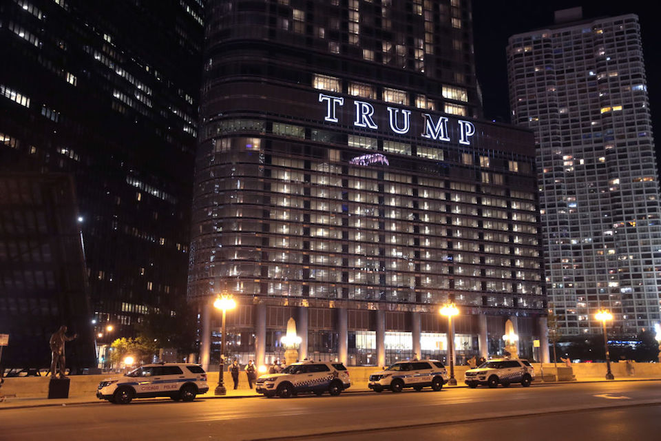Mujer lei ‘intentionally’ haci a barricade in the Torre Trump of Chicago