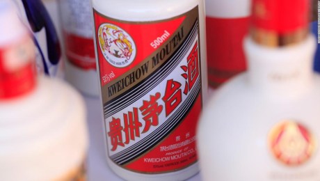Este licor ardiente con 53% de alcohol se apoderó de China. ¿Cómo?