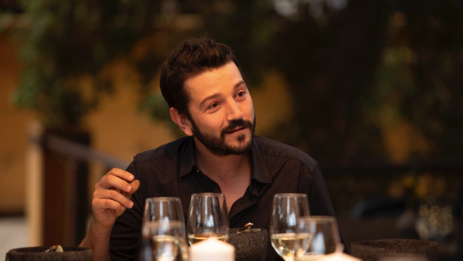 Diego Luna regresa con la segunda temporada de "Pan y Circo" en donde conversará con diversos invitados de temas de actualidad (Foto Amazon Prime Video)