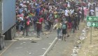 Caravana se dispersa en Guatemala tras enfrentamientos