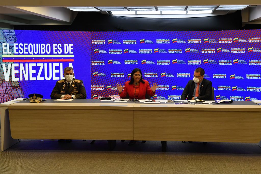 Venezuela calls for EEUU military provocation.  with Guyana