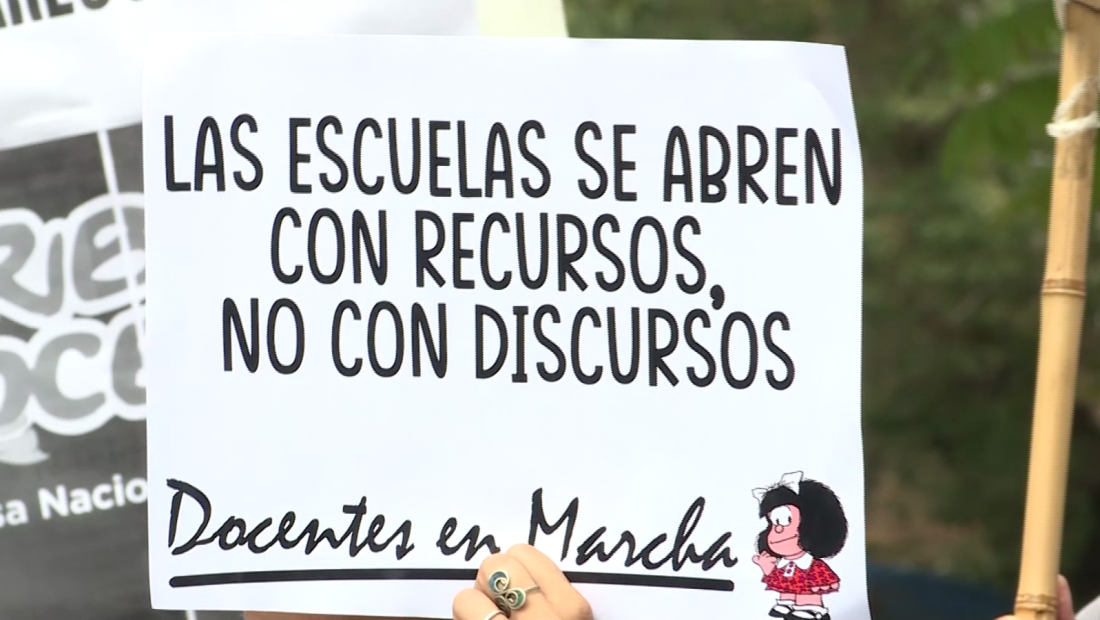 Docentes se oponen a clases presenciales en Argentina