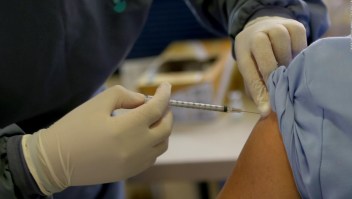 Confirman investigación contra exministras del "vacunagate"