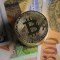 ¿Puede le bitcoin remplazar las monedas tradicionales?