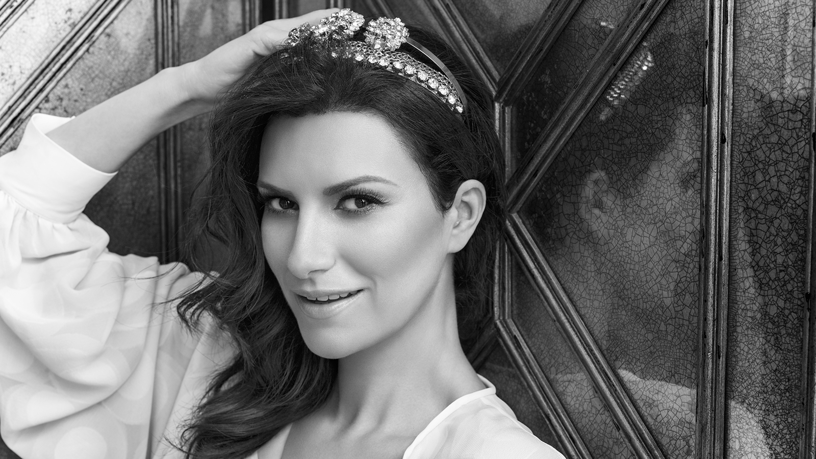 Laura Pausini is nominated for the Golden Globes for “Io si”