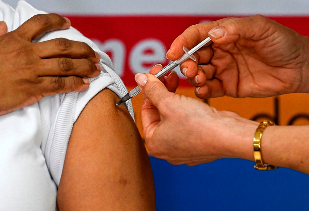 El segundo lote de vacunas de Pfizer llegará a Panamá este martes