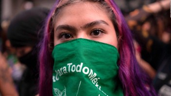 "La mujeres somos la oposición del gobierno de AMLO", dice activista