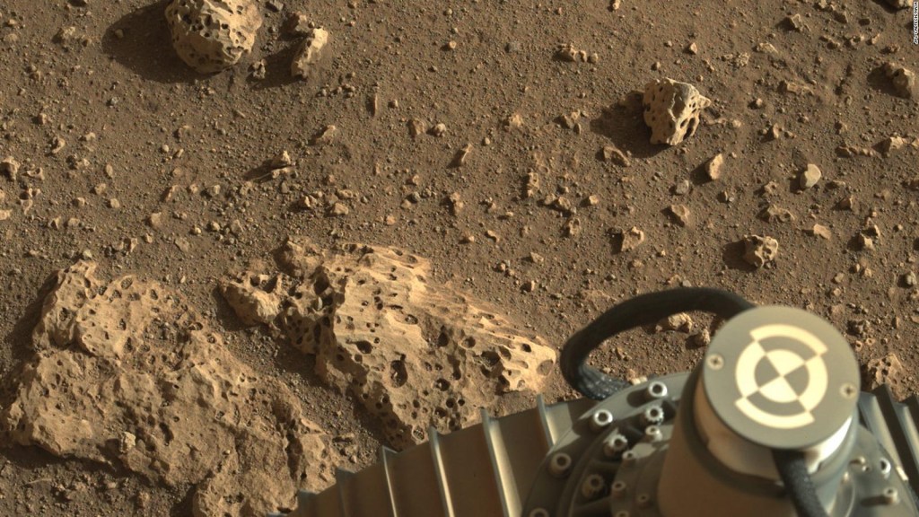 Marte tiene agua bajo su corteza, según estudio