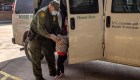 Revelan cifra récord de niños migrantes en custodia de EE.UU.