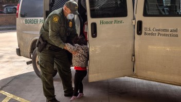 Revelan cifra récord de niños migrantes en custodia de EE.UU.