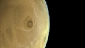 Así se ve el enorme volcán Olympus Mons de Marte