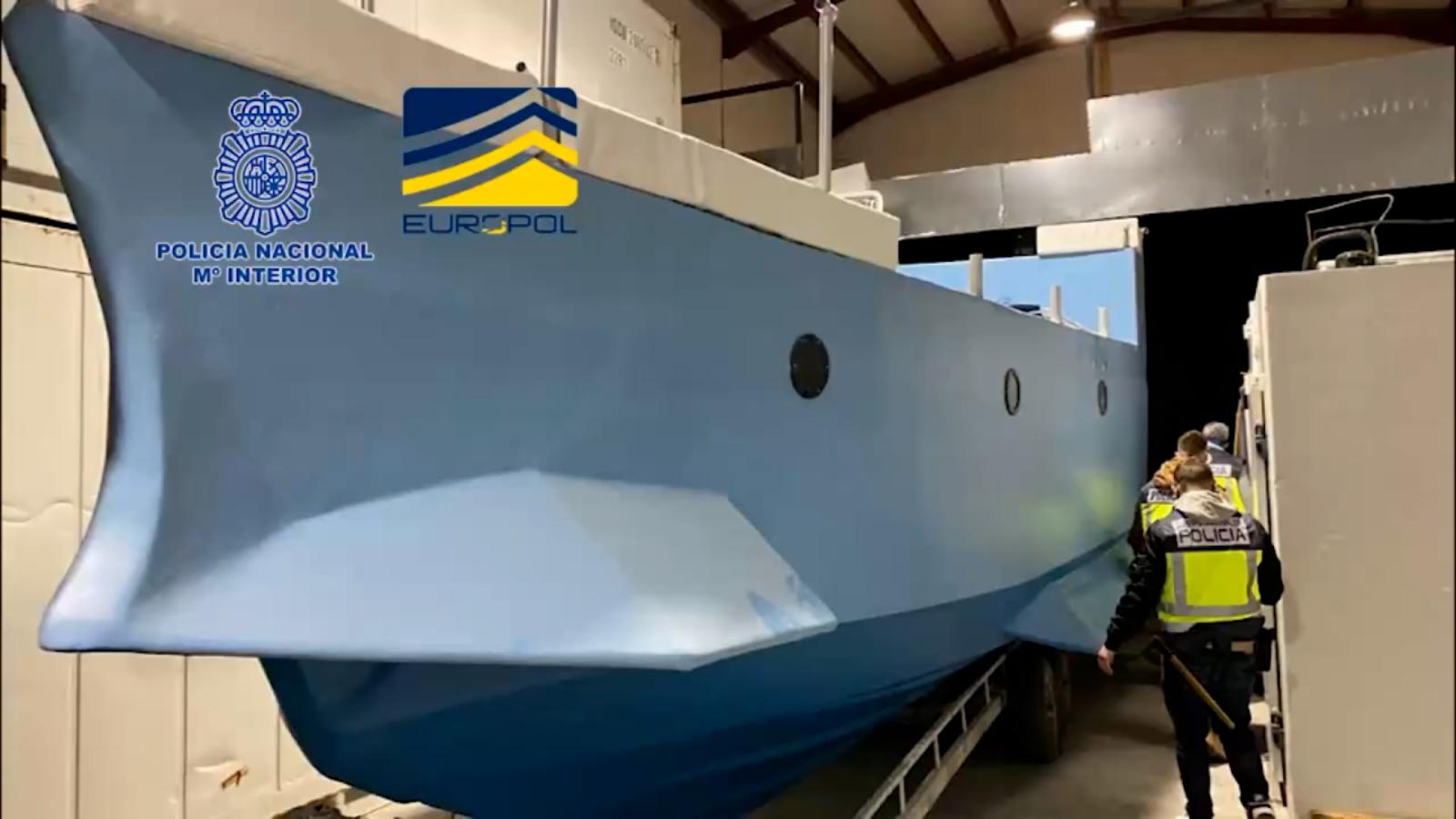 Spanish police include the first “narcosubmarino” local manufacturing |  Video