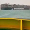 Un buque encalla y bloquea el Canal de Suez