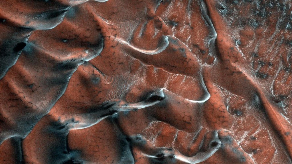 NASA publishes a photo of the frozen dunes of Mars