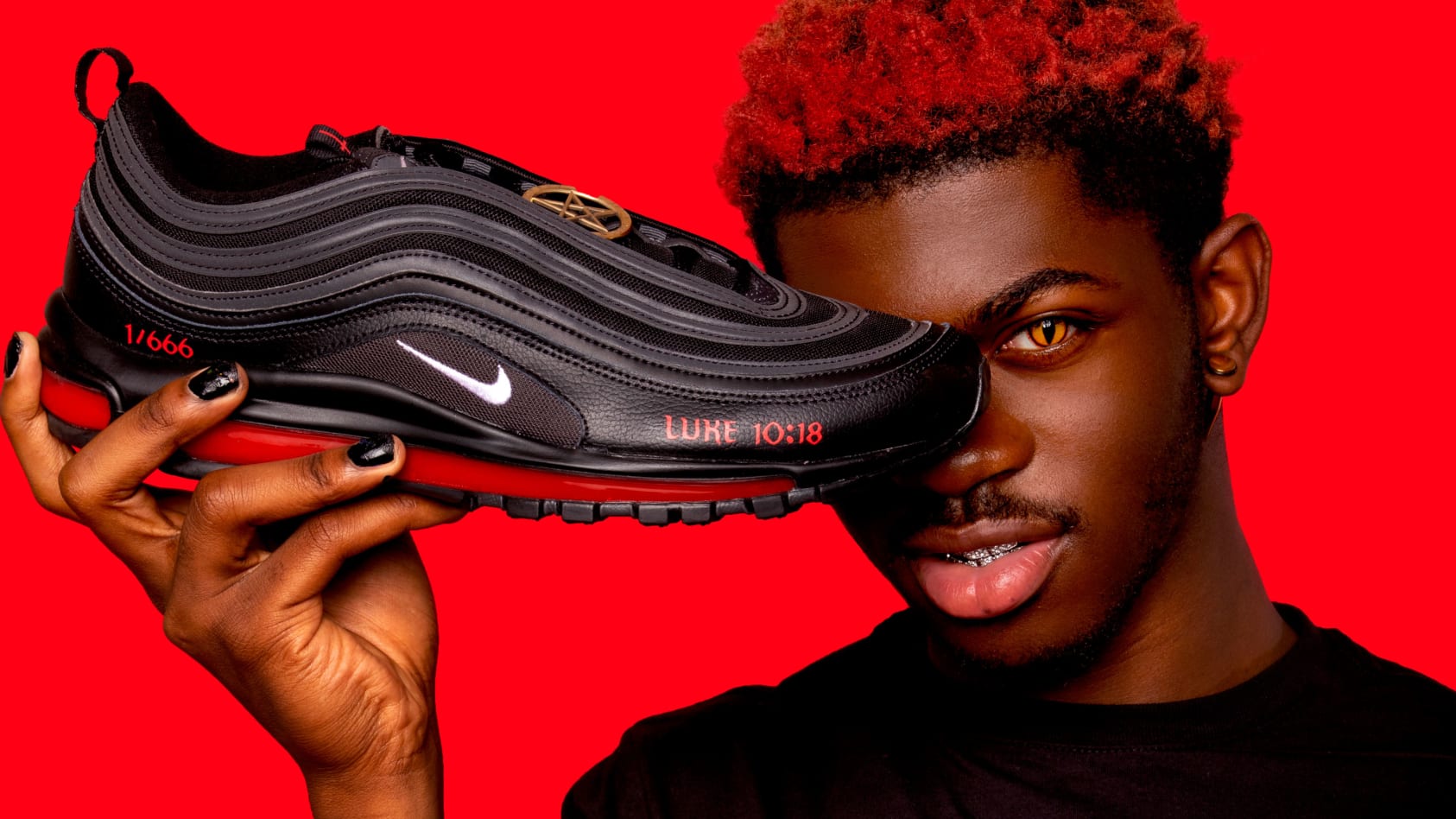 Lil Nas X lanza unos tenis 'Satan Shoe' con sangre (Nike Air Max 97)