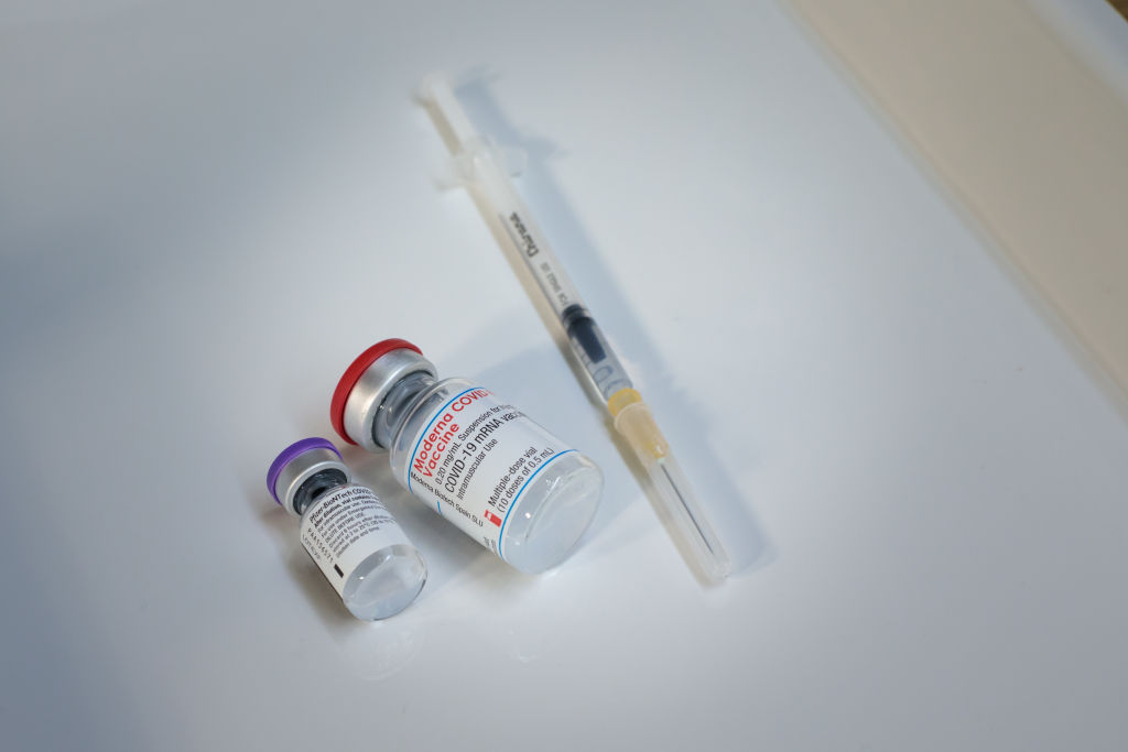 vacunas covid Pfizer Moderna