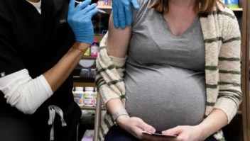 En Inglaterra piden a embarazadas que se vacunen contra el covid-19