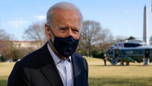 ANÁLISIS | Biden promete aliviar la oleada fronteriza mientras los republicanos perciben una ventana política