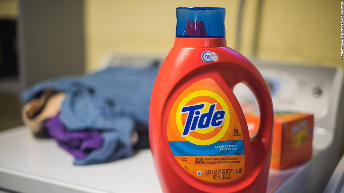 James Dyson Precaución Enfermedad infecciosa Tide quiere que dejes de lavar la ropa con agua tibia por una buena causa