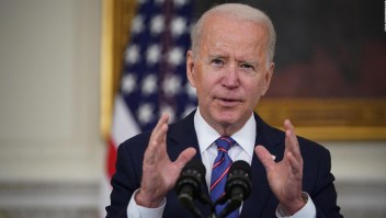 Biden recibe baja aprobación en manejo de la migración
