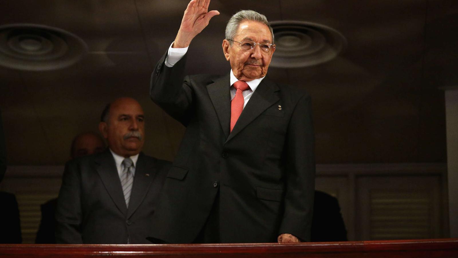 Raúl Castro renounces the jefatura of the Communist Party