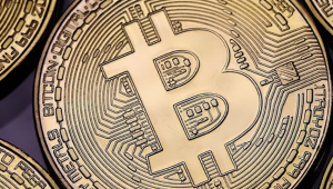 Bitcoin y otras criptomonedas sufren caída repentina