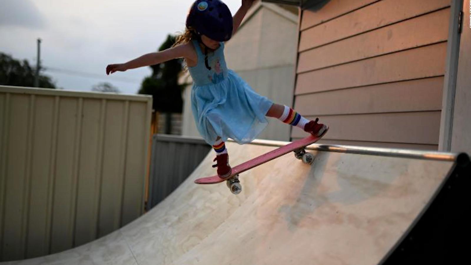 lavabo Injerto Eliminación Esta niña de seis años ya es una estrella de la patineta | Video | CNN