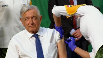 Por fin López Obrador se vacuna contra el covid-19