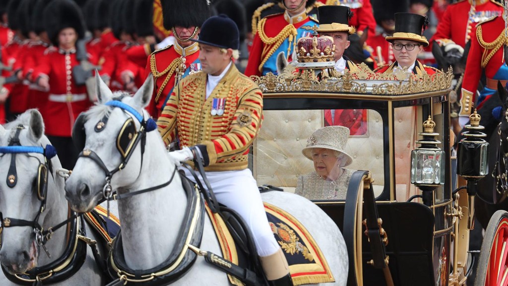 Cumple años la reina Isabel II: un festejo condicionado