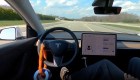 ¿Se puede engañar al autopiloto de Tesla?