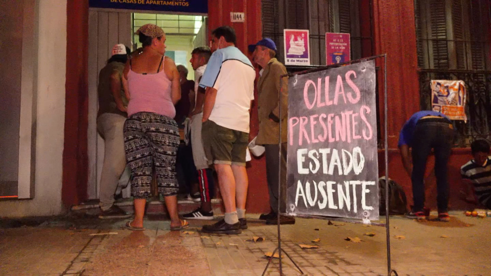 Ollas populares en Uruguay trabajan sin pausa para saciar el hambre ante la crisis económica a un año de pandemia | Video | CNN