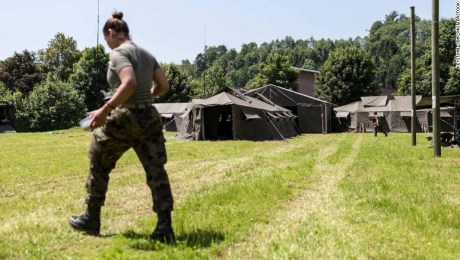 bring the action matchmaker Antagonize Mujeres soldados en Suiza podrán dejar de usar ropa interior masculina