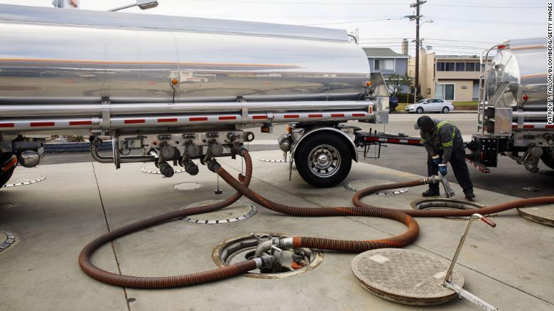 Estaciones de servicio podrían quedarse sin gasolina este verano