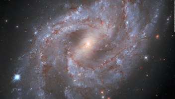 Miar la galaxia en espiral más antigua recién descubierta