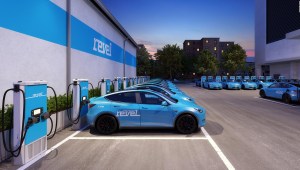 Revel lanza app de transporte solo con autos eléctricos