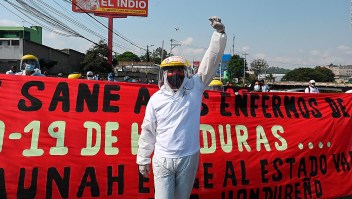Hondureños exigen vacunas gratis contra el covid-19