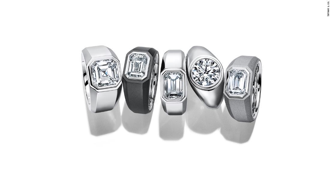 Tareas del hogar carrera siguiente Tiffany & Co. presenta línea de anillos de compromiso para hombres