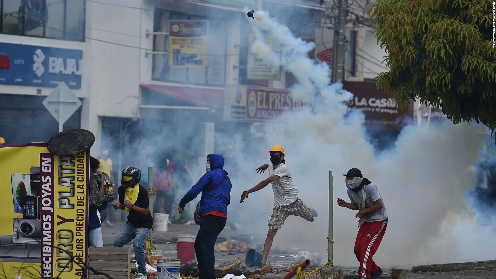 ¿Quiénes son los civiles armados en las marchas de Colombia?