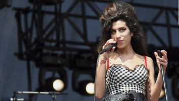 Anuncian subasta de artículos de Amy Winehouse