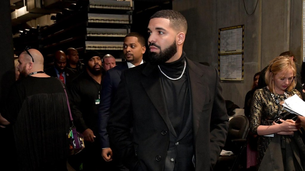 El rapero Drake decidió retirarse de los premios Grammy 2022