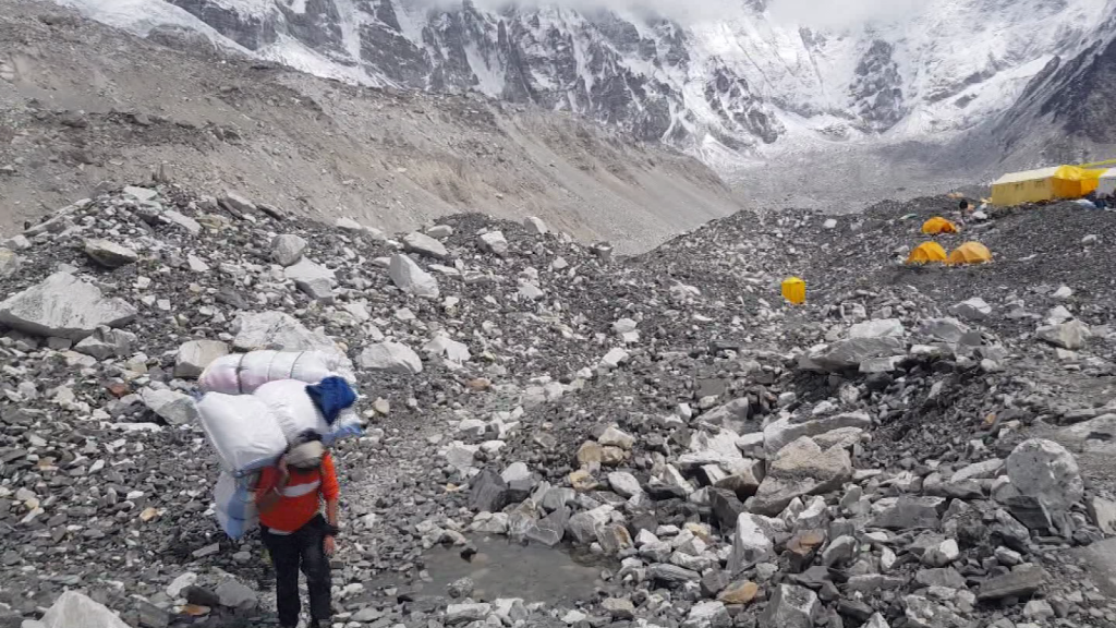 Crisis en el Everest por covid-19: escaladores temen contagios