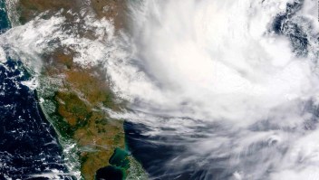 Alerta por ciclón Yaas y evacuación masiva en la India